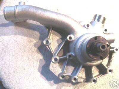 Rare new mercedes water pump 190e 2.3l 1983 & 1984 and gasket 