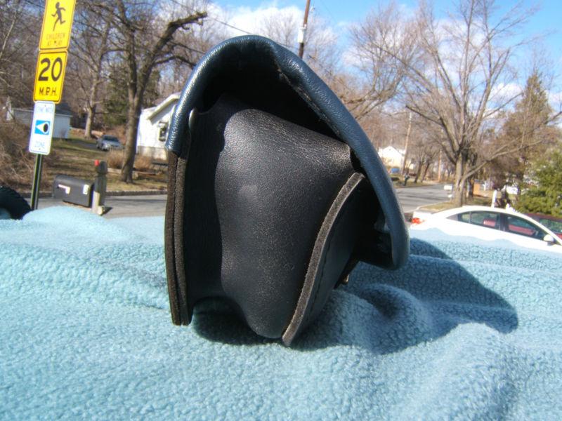 Buy HARLEY DAVIDSON HERITAGE SPRINGER FLSTS WINDSHIELD BAG in Montville