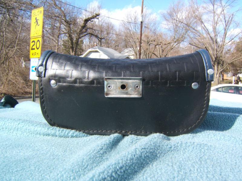 Buy HARLEY DAVIDSON HERITAGE SPRINGER FLSTS WINDSHIELD BAG in Montville