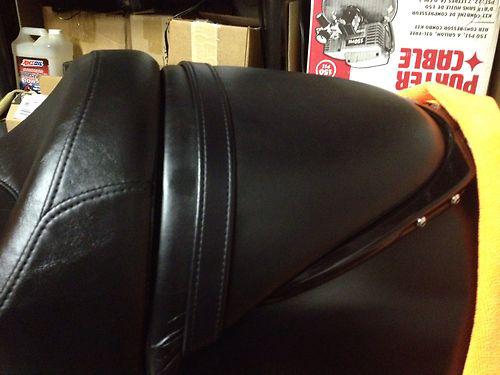 Harley davidson v-rod passenger pillion seat