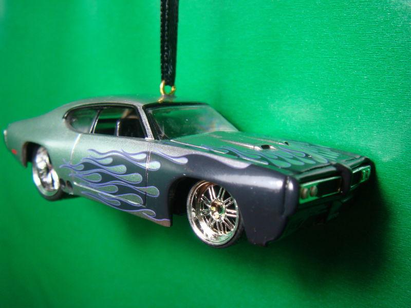 1969 '69 pontiac gto silver w/ flames christmas tree ornament