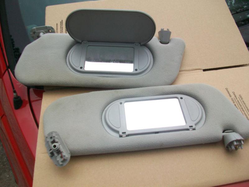 Find 02 03 04 05 Ford Explorer Sunvisors Sun Visors Set Gray 20022003