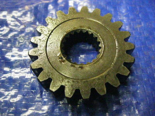 86 87 88 89 honda trx350 a  4x4 starter reduction gear (d) idler gear 21 teeth