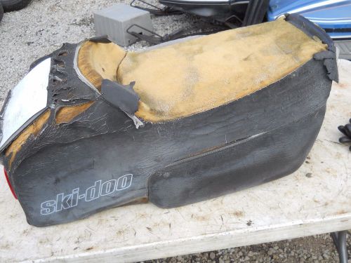 1996 skidoo 583 mxz snowmobile: seat