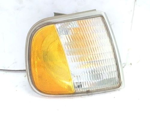 2000 ford f150 front right corner light 1997-03 turn signal housing side marker