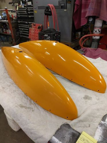 Pair of piper pa-28 cherokee aircraft pair of wing tips