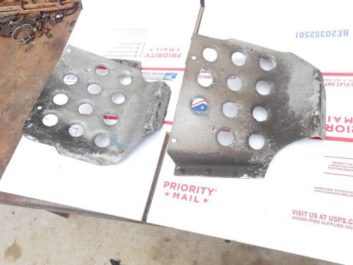 1980 yamaha 440 exciter snowmobile: both footwells