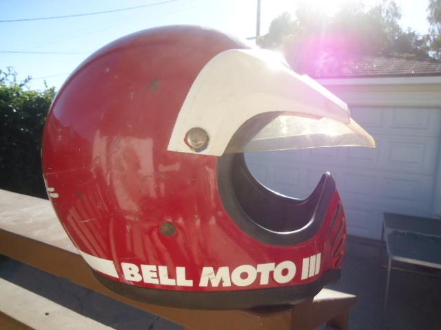 Vintage bell moto 3 motorcycle helmet