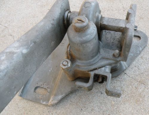 THUNDERBIRD FORD CONVERTIBLE BRACKET FLIP LIP GEAR HOUSING RIGHT 1964-1966 OEM, US $300.00, image 18