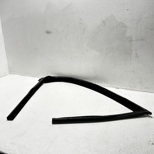 Oem mercedes s600 w221 2007-2013 front driver window run channel gasket seal