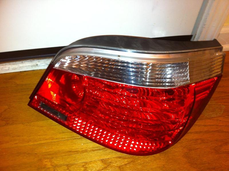 2006 bmw 530xi tail light assembly - hella/oem
