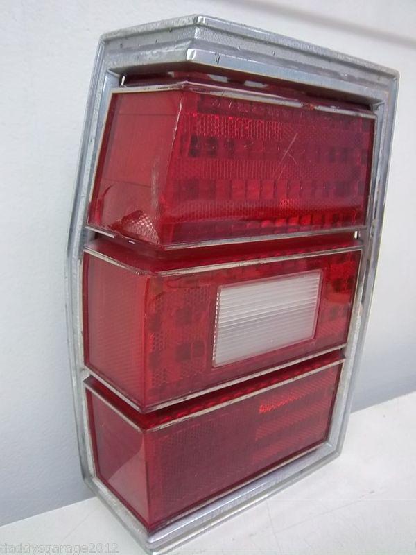 77 - 79 CHEVY WAGON. OEM, LH TAIL LIGHT WITH BEZEL AND SOCKETS, US $12.99, image 2