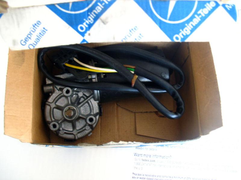 Mercedes benz w201 wiper motor nos 190 190e 190d early models oem