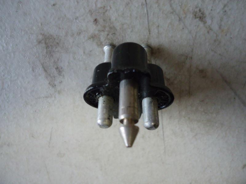 Johnson evinrude outboard new  dual fuel line connector  375788,301840 