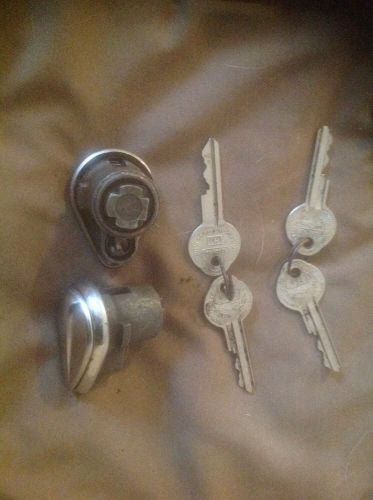 Nos gm late 40&#039;s early 50&#039;s door locks with keys matched set chevy pick up