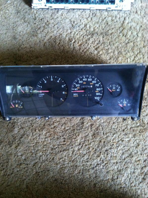 Sell 19931995 Jeep Grand Cherokee Speedometer Cluster 185K Miles 1994