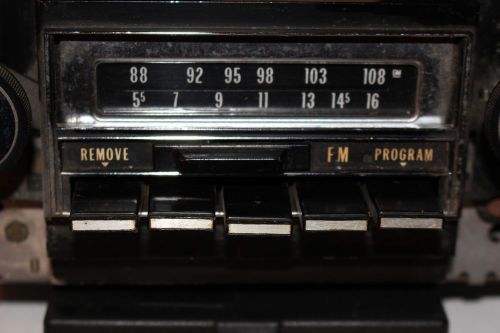 1970&#039;s oldsmobile 98 88 toronado factory am/fm radio w / 8 track