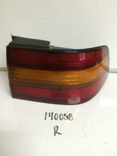 90 91 92 93 94 lexus ls400 tail light  right free shipping qtr mounted