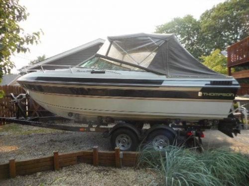 Thompson 235 carrera boat