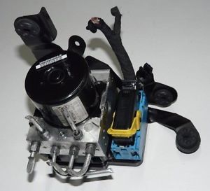 Pump controller abs renault scenic iii 476605724r