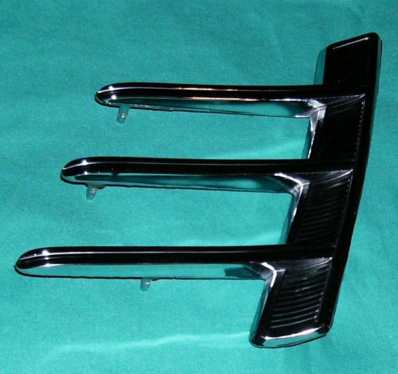 1966 mustang-coupe- convertible-gt-original nos  drivers side qtr panel ornament