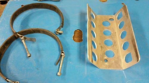 Sprint car dry sump oil tank mount