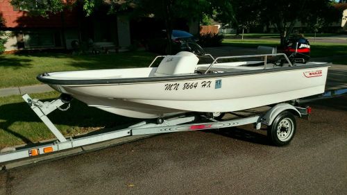 Boston whaler 130 sport boat