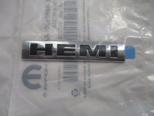 Oem chrysler dodge hemi nameplate emblem badge mascot badge  04806206aa