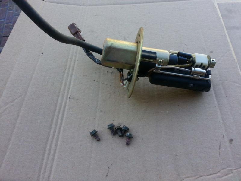 Sell 03 04 kawasaki zx6r 636 fuel pump used 2003 2004 TESTED in Milwaukee, Wisconsin, US, for US