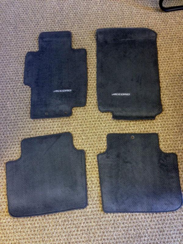 Sell GENUINE HONDA FLOOR MATS, PREMIUM NH361L 20062007 ACCORD SEDAN