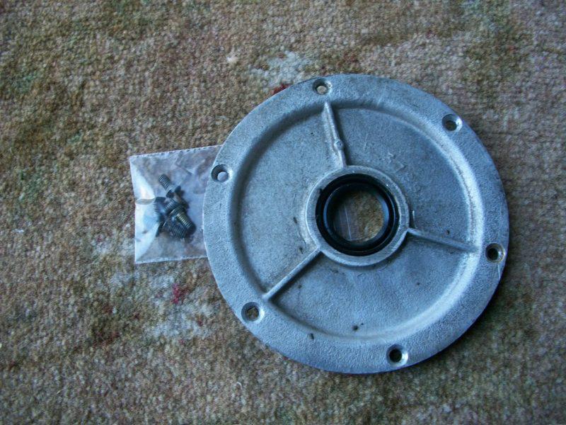 Sell Triumph Chaincase Cover Plate & Screws 650cc T120R 1967 in Imlay