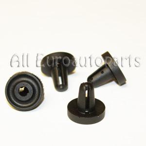 Bmw e30 e32 e34 etc. (74-97) plug-in nut for license plate screw (set of 4) oem