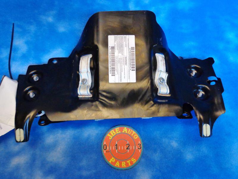05-07 town & country driver left knee airbag 04680560ac oem used 62b
