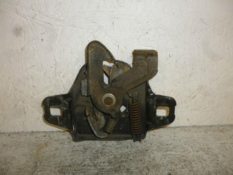 Sell 99 00 01 02 03 04 JEEP GRAND CHEROKEE HOOD LATCH CLIP LOCK 1999