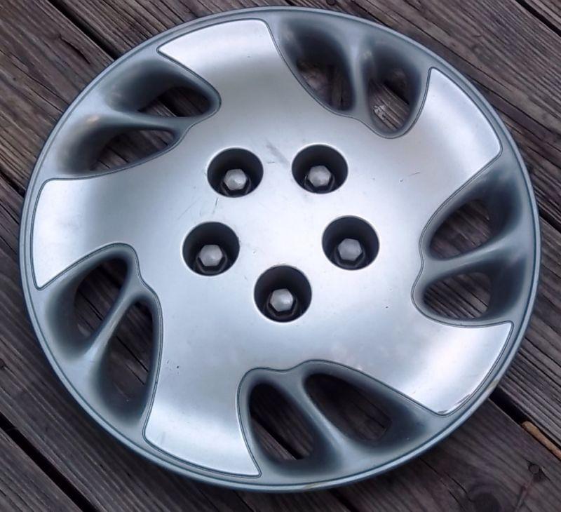 Purchase Chevy Malibu hubcap 20002003 fits 15 inch wheels in Charlotte