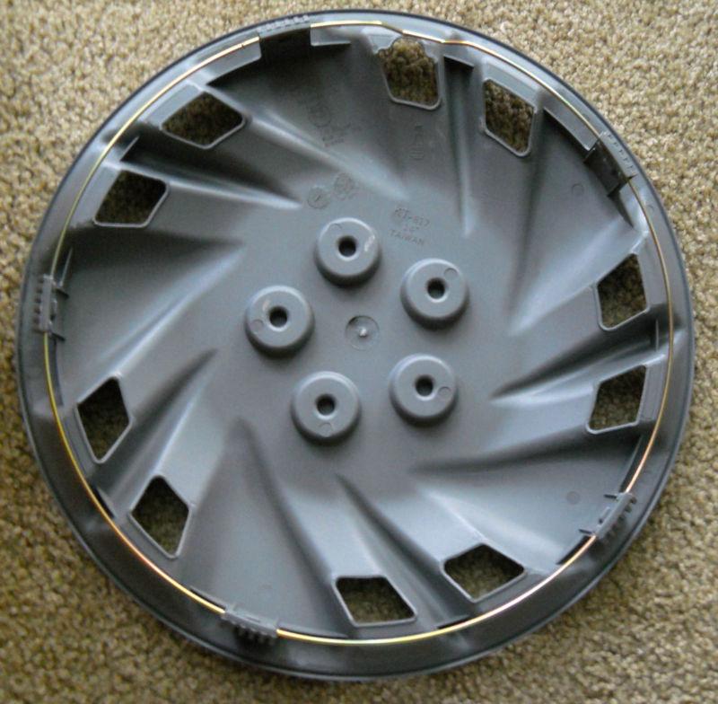 Purchase Universal Replacement Wheel Cover Silver KT817 Fits 14