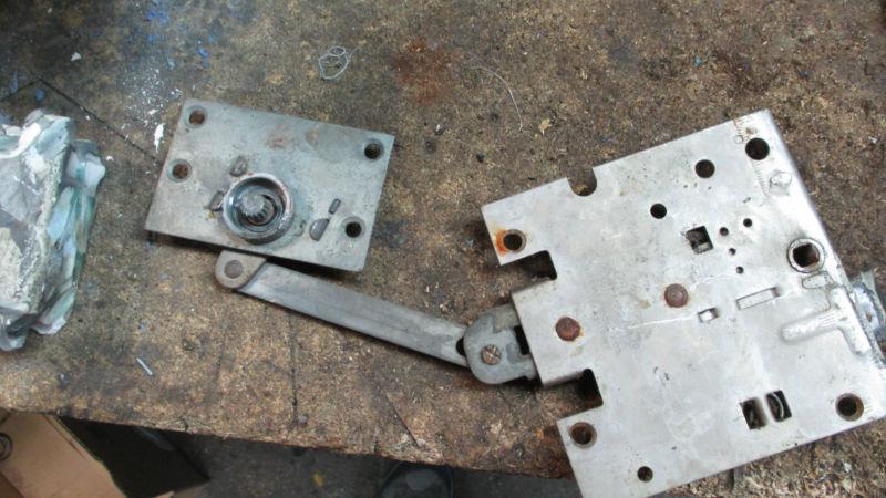 1936 packard standard 8 sedan lr door latch  assy