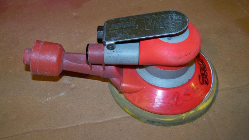 3m™ random orbital sander, 6 inch, self-generated vacuum, 5/16 inch orbit, 20208