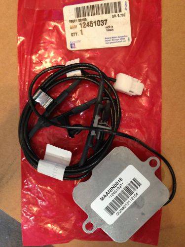 Genuine gm part oem antenna assembly onstar navigation communication 12451037