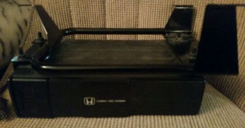 Honda civic accord 6 disc cd changer 08a06-161-420 guaranteed working!