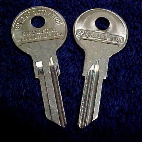 (2) nos briggs &amp; stratton key blanks ihc international harvester truck 31 - 71