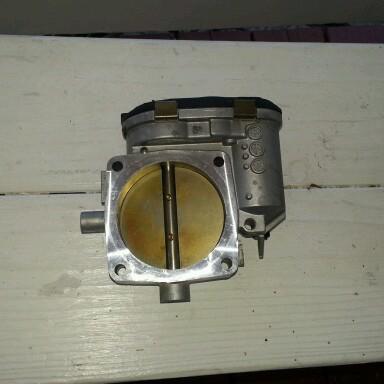 2001-2009 mercedes throttle body  a 113 141 01 25