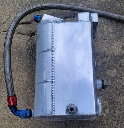 Oval craft 3 gallon dry sump oil tank