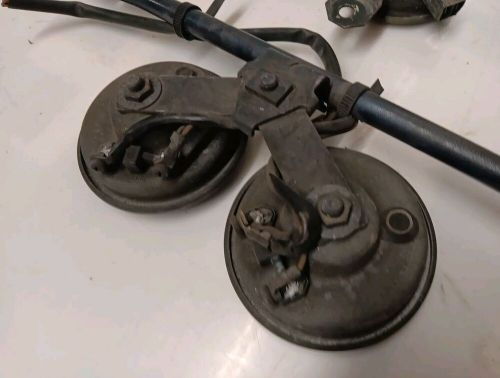 1981 1982 1983 1984 1985 MERCEDES 300SD W126 HELLA OEM HORNS WITH MOUNT BAR 85, US $28.99, image 3