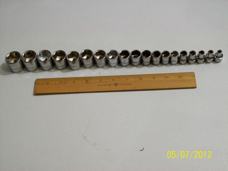 Blue point 19 pc.3/8 drive metric socket set  6mm-24mm, & a snap on screw driver