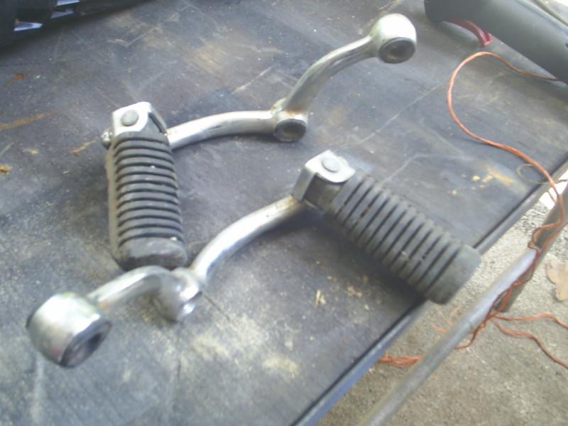 1979 yamaha  750 foot pegs