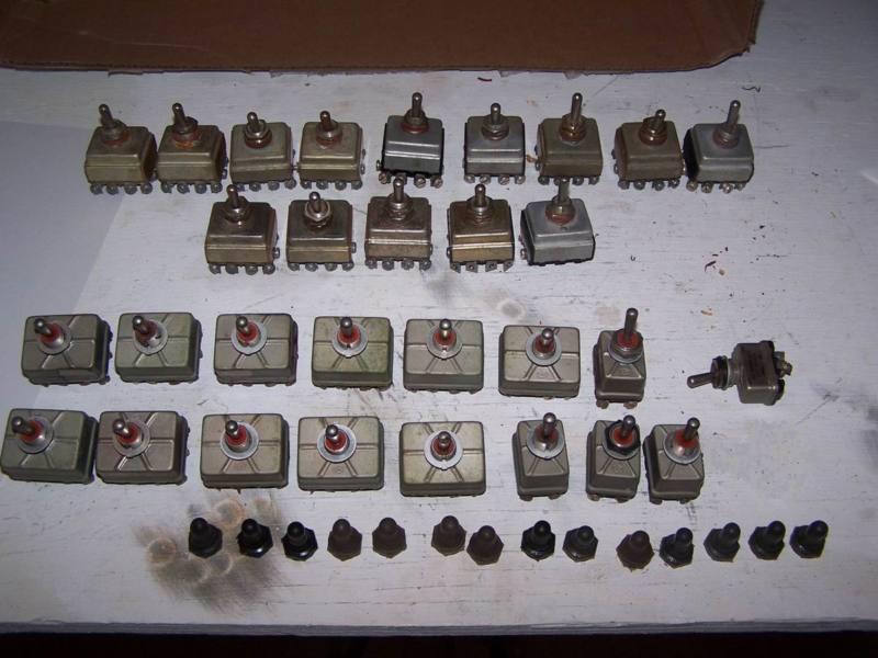 Lot 30 mil-spec cutler-hammer\ microswitch toggle-lever switches+14 rubber-boots