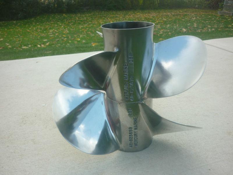 Mercury bravo three props