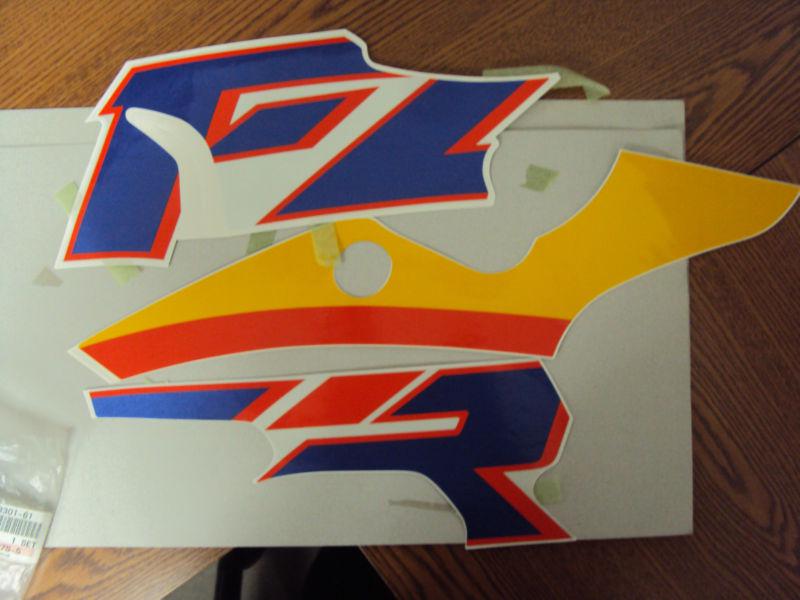 Yamaha, pn 3hh-28301-61,graphic set lower cover 1, 1994 fzr600rf/rfc models