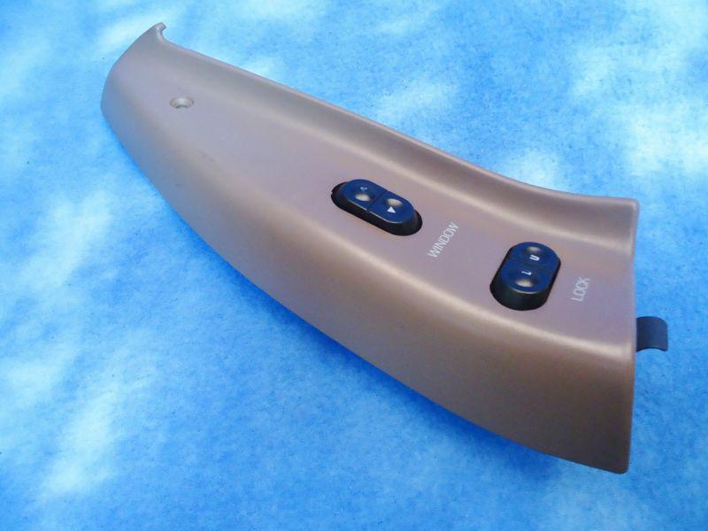 Purchase 9402 Ford Van Passenger Power Window Switch F2UB14A563BGW OEM Used 241R in Port